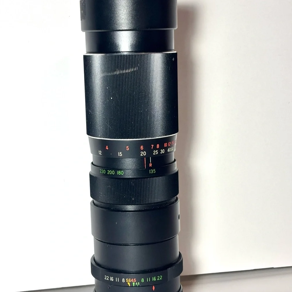 Soligor Auto-Zoom 90mm-230mm I :4.5 Lens No. 1692959 W/ Tripod Mount